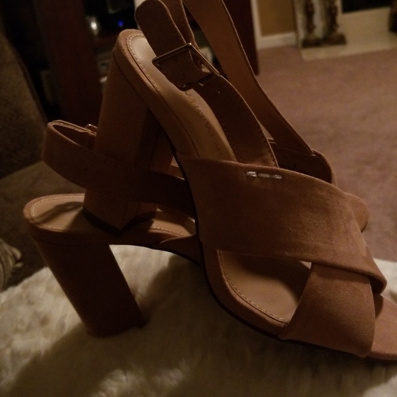 Heels - Picture 2 of 5